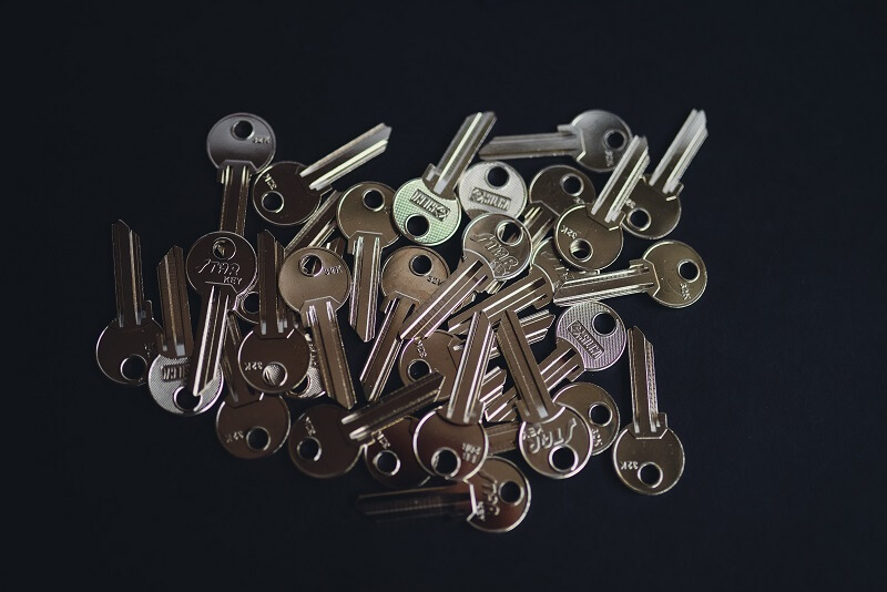 pile of keys illustrating the concept of a brute force attack